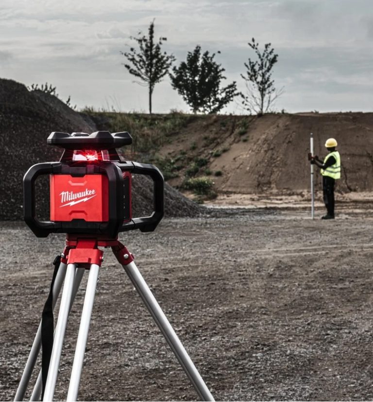 Nivelă laser multifunctionala pentru santiere